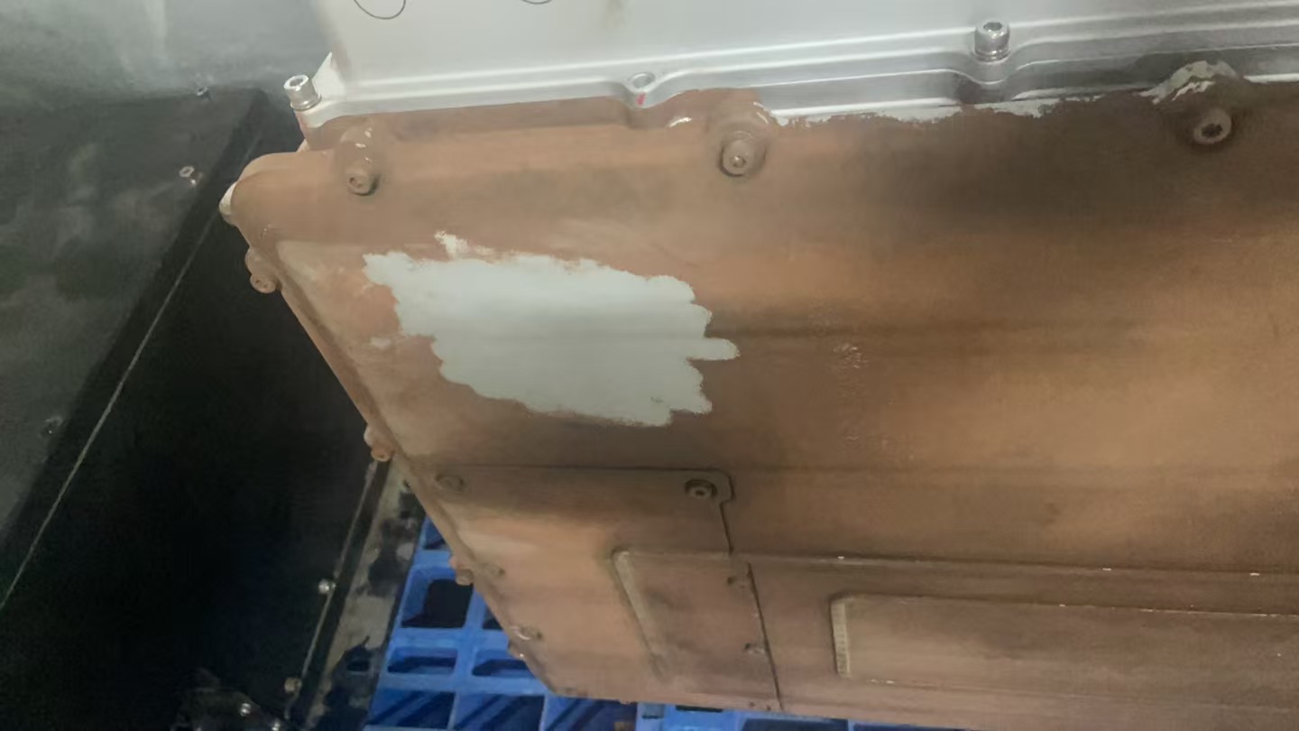 干冰清洗設(shè)備污漬，而不會(huì)破壞油漆？ 